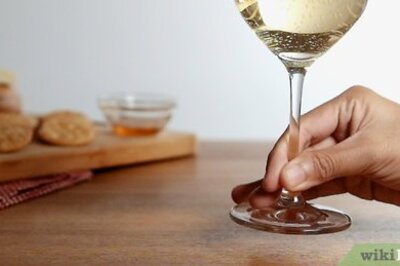 How to Hold a Wine Glass