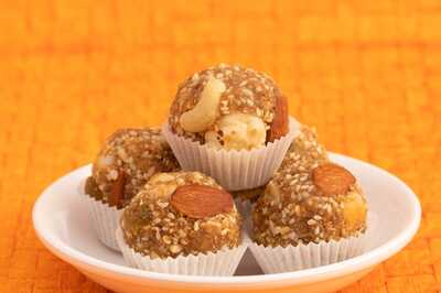 Lohri 2024: Step-by-Step Guide to Making Gur Makhana at Home