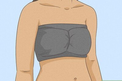 How to Wear Off the Shoulder Tops with a Bra