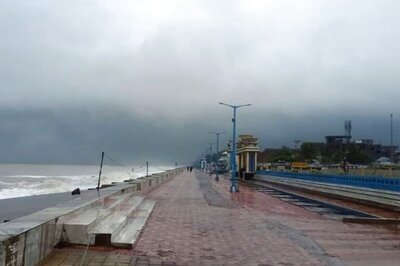 IMD Says Depression in Bay of Bengal Intensifies into Deep Depression, Heavy Rain Likely in Andhra on Tuesday