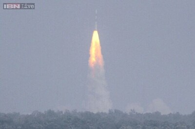 Mars mission spacecraft travels beyond Earth's sphere of influence