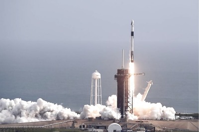 SpaceX Astronaut Escape Test Successful; Readies to Launch Astronauts Into Space Soon