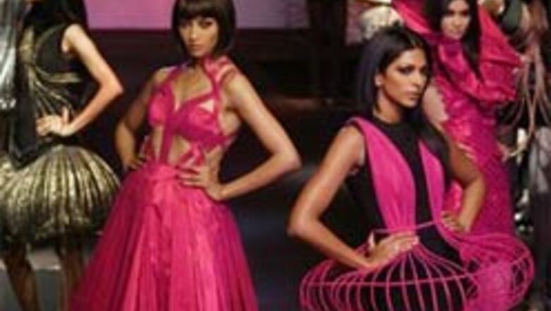 Live: Hottest trends at Wills India Fashion Week!