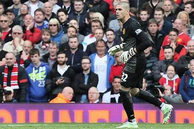 Goalkeeper Victor Valdes confirms departure from Manchester United