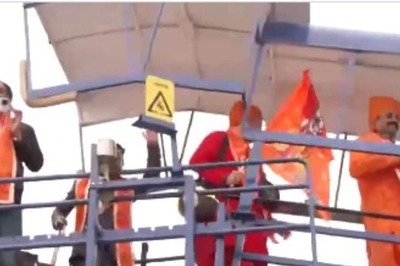Passengers Chant 'Jai Shri Ram' as Inaugural Flight from Delhi Lands at Ayodhya's New Airport | WATCH
