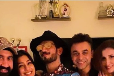 Arjun Bijlani Lifts Khatron Ke Khiladi 11 Trophy? See Pic from Celebrations