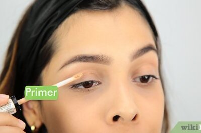How to Do a Cat Eye on Round Eyes