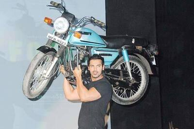 Mahendra Dhoni better biker than me: John Abraham