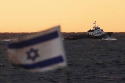 Israel navy seizes ship seeking to break Gaza blockade