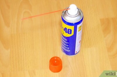 How to Apply WD‐40 to Door Hinges