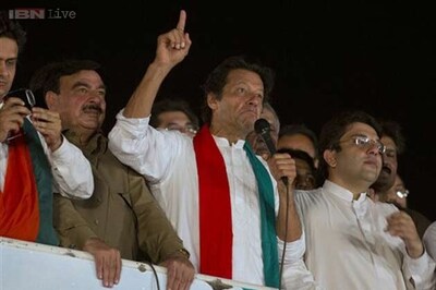 Rift in Imran Khan's party over march to PM House, 4 leaders expelled