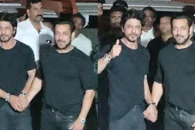 Salman Khan, Shah Rukh Khan 'Were Two Friends Catching Up After Long Time' At Bhaijaan's Birthday Bash