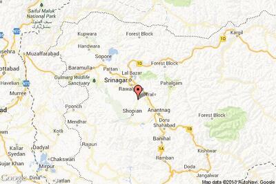 Kashmir: Two civilians injured in firing between police, guerrillas