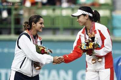 Sania-Zheng pair lifts New Haven title