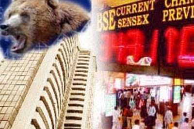 Mkts in deep red, Sensex down 300 pts