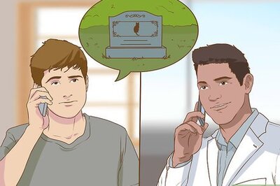 How to Conduct a Pet's Funeral