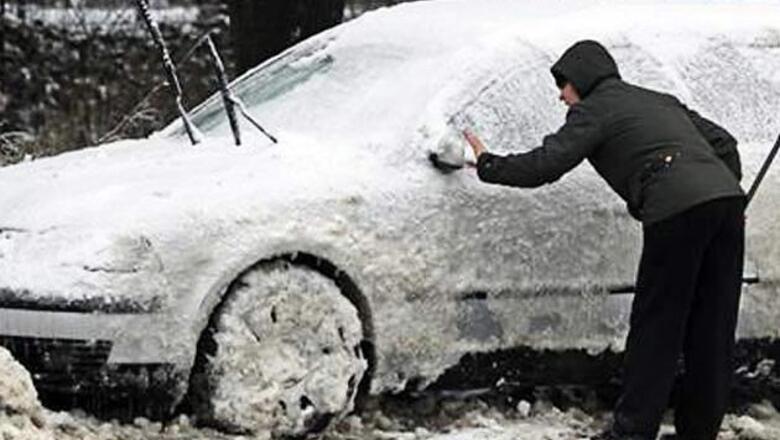 Snow cuts off hundreds of villages in Europe
