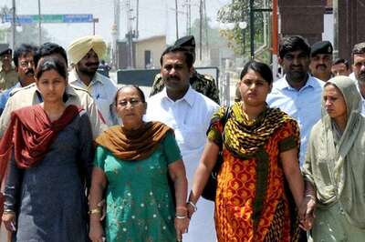 Sarabjit Singh's Sister Dalbir Kaur Joins BJP
