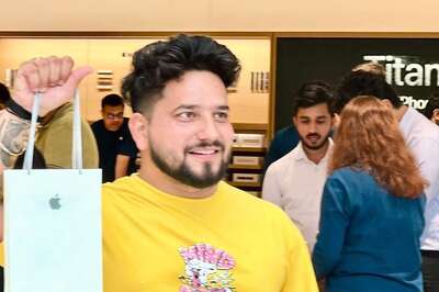 Delhi’s First iPhone 15 Buyer At Apple Saket Store Explains Why He Went ‘Pro Max’