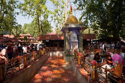 Kashmir Unrest Sees Thinning Crowds at Mela Kheer Bhawani
