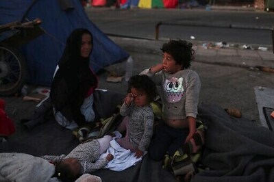 Greek Police Begin Moving Asylum-seekers Into New Camp