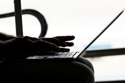 Upset Over Reaction to Photos, Indian Girl Planned to Livestream Suicide, Saved Just in Time by UAE Police