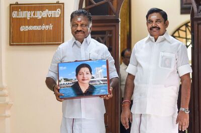 After Hours-long Meet Between EPS-OPS Camps, AIADMK Decides to Announce CM Nominee on Oct 7