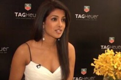 Fans climb trees, Priyanka elusive