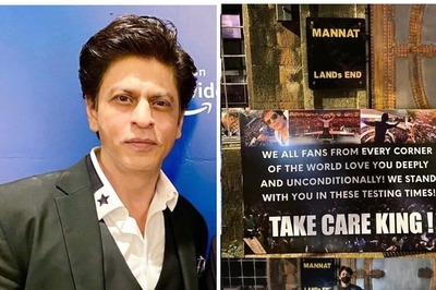 Take Care King: Shah Rukh Khan Fans Leave Messages of Support Outside Mannat