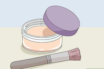 How to Apply Makeup if You Are Completely Blind