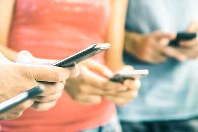 Indians Spend 10 hours on Devices Daily