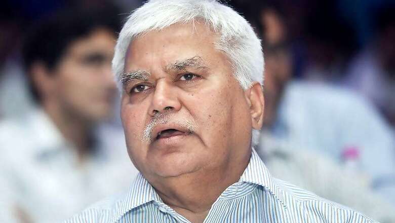 TRAI Chief Says Threw Twitter Challenge As ‘Ordinary Citizen’; UIDAI Dismisses Claims of Info Breach