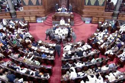'Don't Whisper in Each Other's Ears': Venkaiah Naidu Schools Rajya Sabha MPs on Covid-19 Protocol