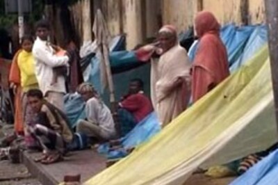 Rescuers in Bangladesh face logistical nightmare