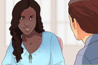 How to Know if a Girl You Have Never Talked to Before Likes You