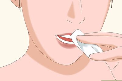 How to Moisturize Your Lips Before Bed