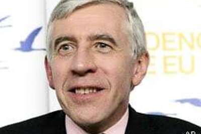 Straw's 'veiled' attack irks Muslims