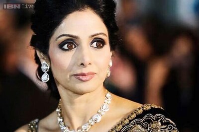 Bollywood wishes love, peace, laughter in 2014