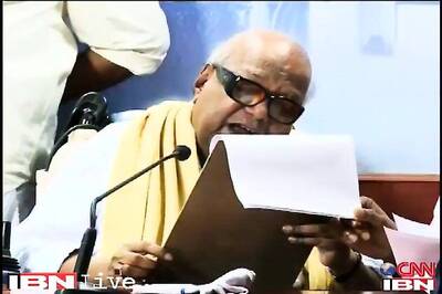 DMK pulls out of UPA, ministers to quit soon