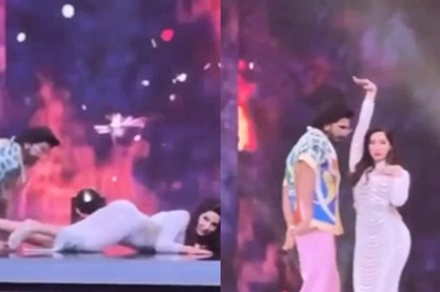 Ranveer Singh And Nora Fatehi Burn Up the Internet With Their Sizzling Moves on 'Garmi' Song; Watch