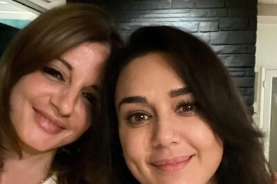 Preity Zinta Celebrates Three Decades of Friendship With Sussanne Khan, See Adorable Selfie