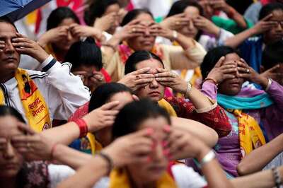 'Face Yoga' Could Be Your Alternative To Anti-Aging Beauty Treatment