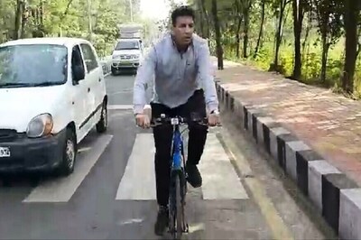 MP Sports Minister Scales 40-feet Wall at University, Challenges Union Minister Kiren Rijiju to Take It Up Next