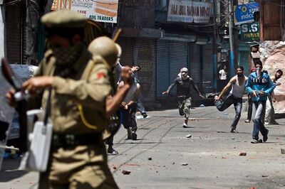 Ahead of EU Panel's Assessment of Kashmir Situation, Four Injured in Clashes; Srinagar Shutdown