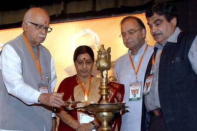 BJP core group meets amidst crisis over Gadkari