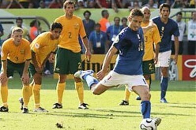 Italy knock Aussies out of WC