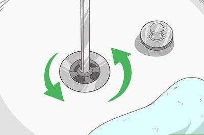 How to Unclog a Bathtub Drain Naturally
