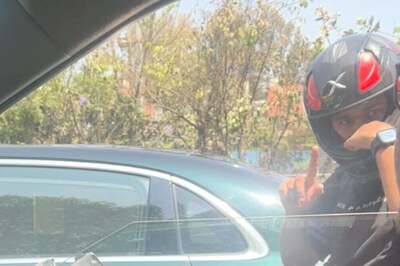 Stuck In Bengaluru Traffic, Startup Co-Founder And Colleague Brainstorm Ideas On Onboarding Plan