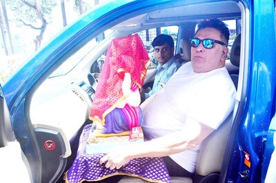 Watch: Rishi Kapoor And Randhir Kapoor Slap Journalist During Visarjan