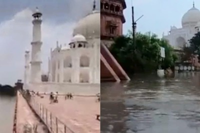 Agra Tourists Share Scary Videos As Yamuna Touches Taj Mahal Walls For First Time in 45 Years
